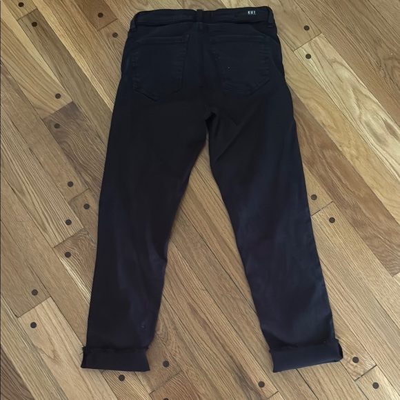 Kut from the Kloth Women's 2 Amy Crop Straight Leg Black Pants - Picture 4 of 6